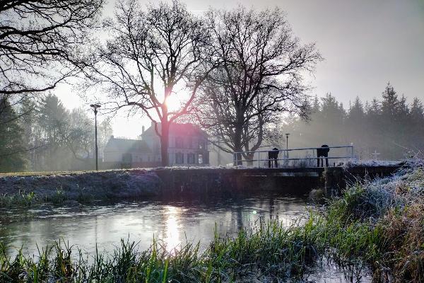 Weldadige Winterwandeling. Donker Veenhuizen vanaf Bitter en Zoet